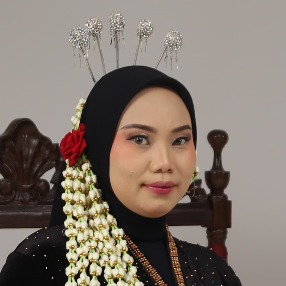 Aprilia Azhari